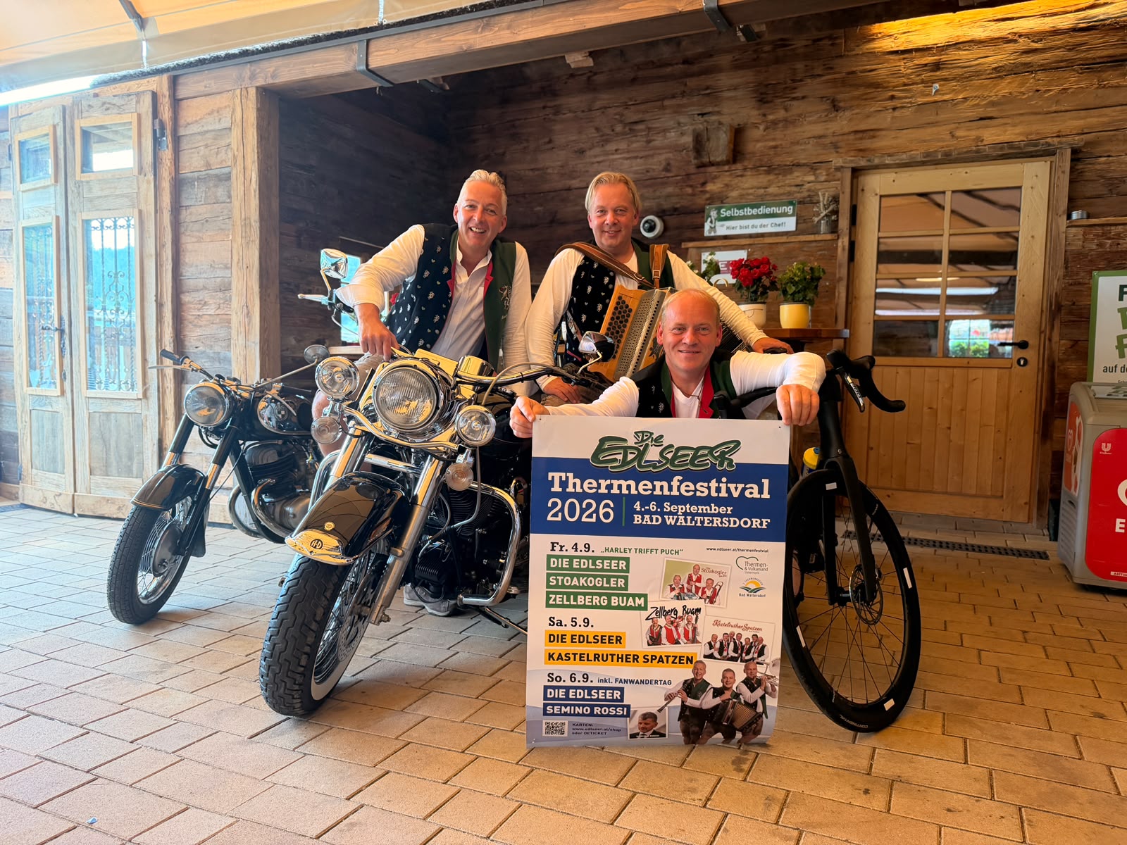 01_Die Edlseer mit Plakat